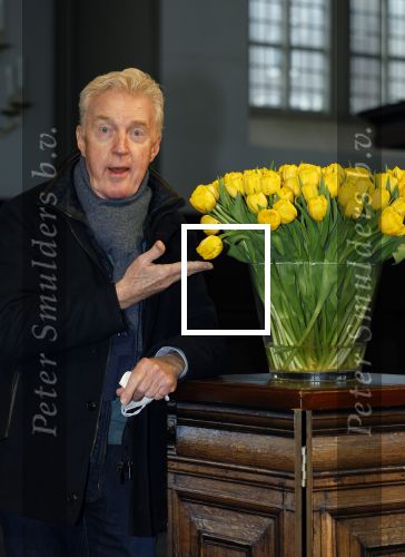 Amsterdam 15 januari 2021
Andre v Duin doopt zijn tulp in de westertoren en gaat daarna op een grote boot tulpen uitdelen op de grachten van Amsterdam.