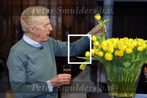 Amsterdam 15 januari 2021
Andre v Duin doopt zijn tulp in de westertoren en gaat daarna op een grote boot tulpen uitdelen op de grachten van Amsterdam.