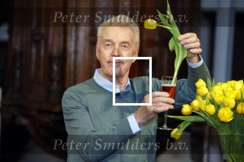 Amsterdam 15 januari 2021
Andre v Duin doopt zijn tulp in de westertoren en gaat daarna op een grote boot tulpen uitdelen op de grachten van Amsterdam.