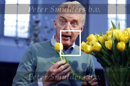 Amsterdam 15 januari 2021
Andre v Duin doopt zijn tulp in de westertoren en gaat daarna op een grote boot tulpen uitdelen op de grachten van Amsterdam.