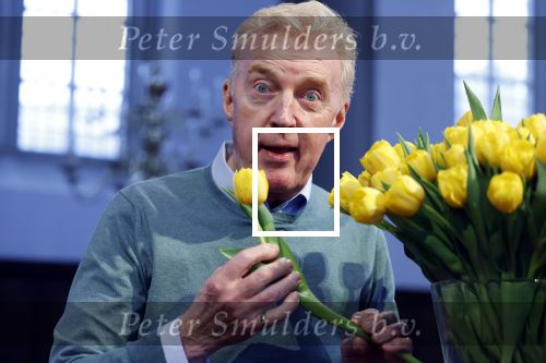 Amsterdam 15 januari 2021
Andre v Duin doopt zijn tulp in de westertoren en gaat daarna op een grote boot tulpen uitdelen op de grachten van Amsterdam.