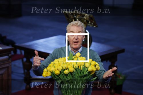 Amsterdam 15 januari 2021
Andre v Duin doopt zijn tulp in de westertoren en gaat daarna op een grote boot tulpen uitdelen op de grachten van Amsterdam.