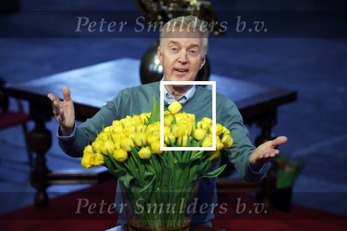 Amsterdam 15 januari 2021
Andre v Duin doopt zijn tulp in de westertoren en gaat daarna op een grote boot tulpen uitdelen op de grachten van Amsterdam.