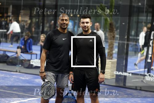 Amsterdam 12 februari 2022
Opening Plaza Padel in Amsterdam west . Aanwezig oa Ronald de Boer Jan Joost v Gangelen Kenneth Perez John v Lottum en Aron Winter. Aron kwam met zijn zoon
