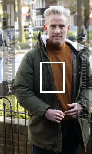Laren 7 februari 2022
Boekpresentatie van Willibrord Frequin in het bonte paard. Rene v d Gijp reikte het eerste exemplaar uit . Fons de Poel is de schrijver. Art Rooijakkers