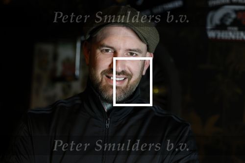 Arnhem 14 januari 2022
Ben Saunders met zijn vrouw en kinderen in zijn Tattooshop .
