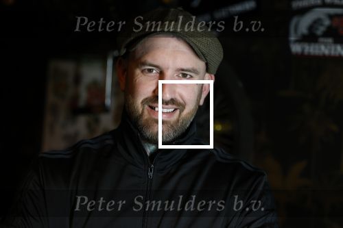 Arnhem 14 januari 2022
Ben Saunders met zijn vrouw en kinderen in zijn Tattooshop .