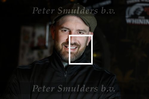 Arnhem 14 januari 2022
Ben Saunders met zijn vrouw en kinderen in zijn Tattooshop .