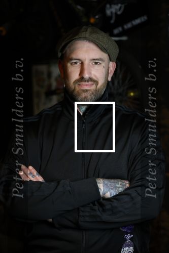 Arnhem 14 januari 2022
Ben Saunders met zijn vrouw en kinderen in zijn Tattooshop .