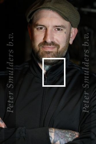 Arnhem 14 januari 2022
Ben Saunders met zijn vrouw en kinderen in zijn Tattooshop .