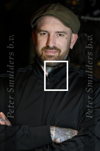 Arnhem 14 januari 2022
Ben Saunders met zijn vrouw en kinderen in zijn Tattooshop .