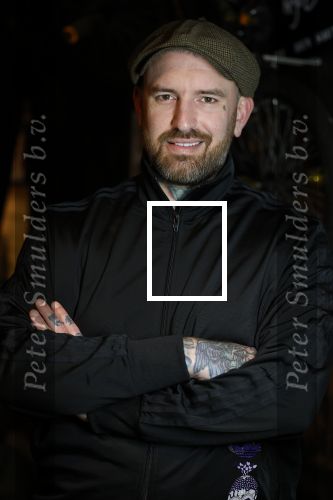 Arnhem 14 januari 2022
Ben Saunders met zijn vrouw en kinderen in zijn Tattooshop .