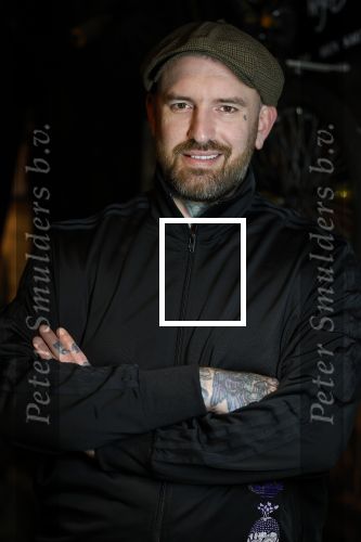 Arnhem 14 januari 2022
Ben Saunders met zijn vrouw en kinderen in zijn Tattooshop .