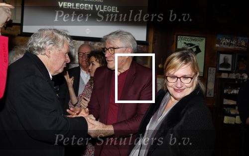 Laren 7 februari 2022
Boekpresentatie van Willibrord Frequin in het bonte paard. Rene v d Gijp reikte het eerste exemplaar uit . Fons de Poel is de schrijver. Willibrord en Barry Stevens