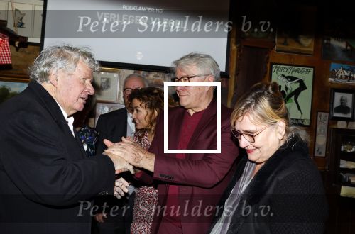 Laren 7 februari 2022
Boekpresentatie van Willibrord Frequin in het bonte paard. Rene v d Gijp reikte het eerste exemplaar uit . Fons de Poel is de schrijver. Willibrord en Barry Stevens