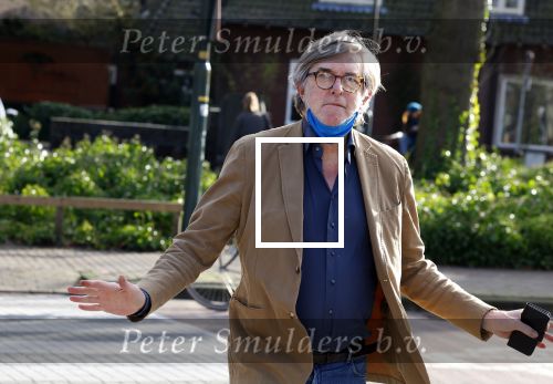 Laren 7 februari 2022
Boekpresentatie van Willibrord Frequin in het bonte paard. Rene v d Gijp reikte het eerste exemplaar uit . Fons de Poel is de schrijver. Bert v d Veer