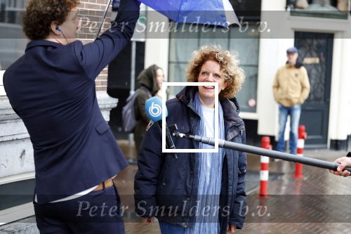 Amsterdam 19 januari 2022
Cabaretiers Bert Visscher en Jochem Myer tijdens de landelijke protestactie Kapsalon Theater in de Kleine Komedie. De cultuursector komt in actie tegen de coronamaatregelen. Tientallen theaters in heel Nederland  zijn omgebouwd tot een kapsalon. Brigitte Kaandorp