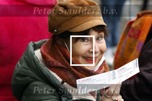 Amsterdam 19 januari 2022
Cabaretiers Bert Visscher en Jochem Myer tijdens de landelijke protestactie Kapsalon Theater in de Kleine Komedie. De cultuursector komt in actie tegen de coronamaatregelen. Tientallen theaters in heel Nederland  zijn omgebouwd tot een kapsalon. Caroline v d Bergh