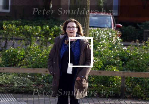 Laren 7 februari 2022
Boekpresentatie van Willibrord Frequin in het bonte paard. Rene v d Gijp reikte het eerste exemplaar uit . Fons de Poel is de schrijver. Catherine Keyl