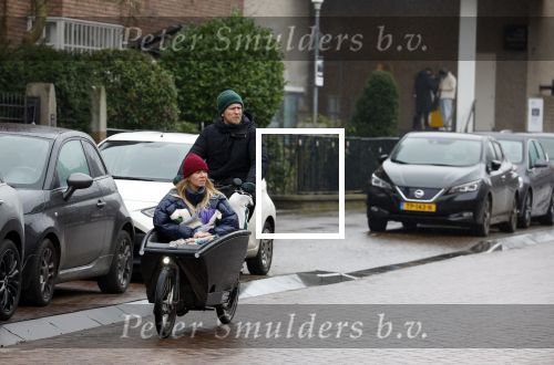 Amsterdam 3 februari 2022
Christian Poulsen met zijn vrouw Julie-Marie BjÃ¸rnshÃ¸j in bakfiets in Amsterdam zuid.