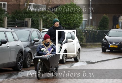 Amsterdam 3 februari 2022
Christian Poulsen met zijn vrouw Julie-Marie BjÃ¸rnshÃ¸j in bakfiets in Amsterdam zuid.