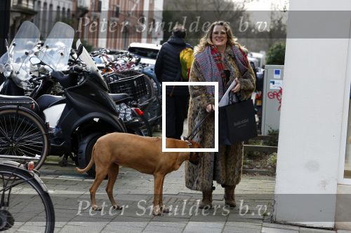 Amsterdam 2 februari 2022
Claudia Schoemacher met haar hond op de pc hooftstraat