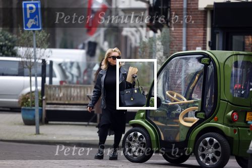 Amsterdam 25 januari 2022
Connie Witteman met haar biro karretje in Amsterdam zuid