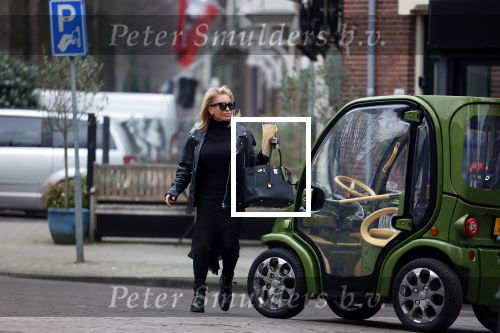 Amsterdam 25 januari 2022
Connie Witteman met haar biro karretje in Amsterdam zuid