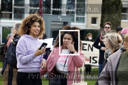 Amsterdam 29 januari 2022
Demonstratie tegen seksueel geweld op het museumplein. Karin Bloemen presenteert het .