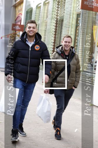 Amsterdam 2 februari 2022
Chahid Charrak ( Dutch performante) met zijn compagnon Eelco Kalsbeek op de pc hooftstraat