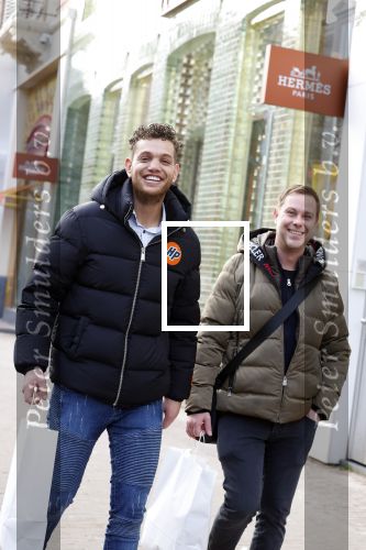 Amsterdam 2 februari 2022
Chahid Charrak ( Dutch performante) met zijn compagnon Eelco Kalsbeek op de pc hooftstraat