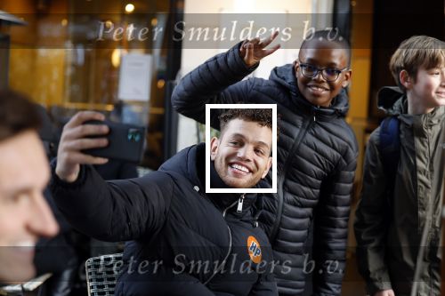Amsterdam 2 februari 2022
Chahid Charrak ( Dutch performante) met zijn compagnon Eelco Kalsbeek op de pc hooftstraat