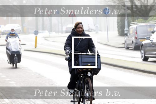 Amsterdam 12 januari 2022
Edsilia Rombley  op de fiets in Amsterdam zuid.