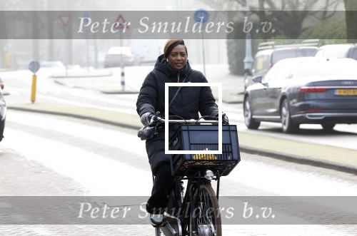 Amsterdam 12 januari 2022
Edsilia Rombley  op de fiets in Amsterdam zuid.