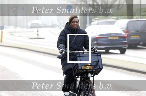 Amsterdam 12 januari 2022
Edsilia Rombley  op de fiets in Amsterdam zuid.