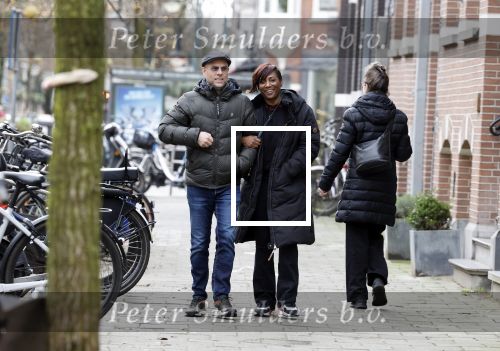 Amsterdam 10 februari 2022
Edsilia Rombley met haar man Tjeerd Oosterhuis in  Amsterdam zuid.