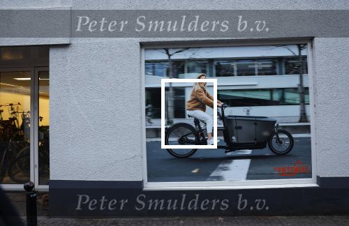 Abcoude 26 januari 2022
Reclame Ellen Hoog in bakfiets bij fietsenwinkel in Abcoude