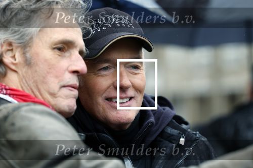 Den Haag 4 februari 2022
Rob en Ferdi Bolland worden geeerd met een plakaat op de muur van een huis met een tekst van 1 van hun liedjes daarop. Het hangt in de straat waar Rob Bolland woont.