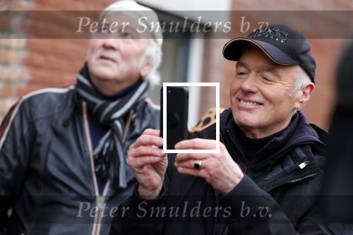 Den Haag 4 februari 2022
Rob en Ferdi Bolland worden geeerd met een plakaat op de muur van een huis met een tekst van 1 van hun liedjes daarop. Het hangt in de straat waar Rob Bolland woont.