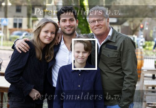 Laren 7 februari 2022
Fons de Poel en zijn kinderen  bij boekpresentatie van Willibrord Frequin in het bonte paard. Fons heeft het boek geschreven.