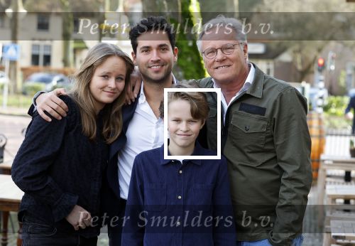 Laren 7 februari 2022
Fons de Poel en zijn kinderen  bij boekpresentatie van Willibrord Frequin in het bonte paard. Fons heeft het boek geschreven.