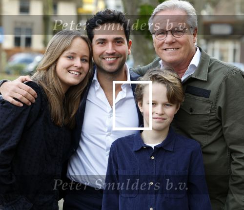Laren 7 februari 2022
Fons de Poel en zijn kinderen  bij boekpresentatie van Willibrord Frequin in het bonte paard. Fons heeft het boek geschreven.