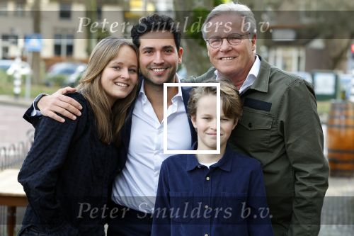 Laren 7 februari 2022
Fons de Poel en zijn kinderen  bij boekpresentatie van Willibrord Frequin in het bonte paard. Fons heeft het boek geschreven.