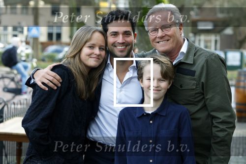 Laren 7 februari 2022
Fons de Poel en zijn kinderen  bij boekpresentatie van Willibrord Frequin in het bonte paard. Fons heeft het boek geschreven.