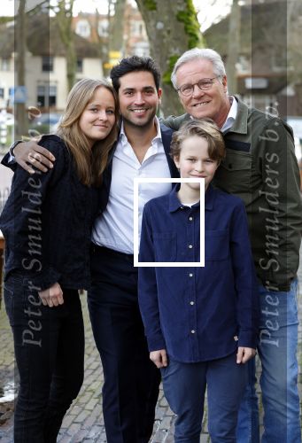 Laren 7 februari 2022
Fons de Poel en zijn kinderen  bij boekpresentatie van Willibrord Frequin in het bonte paard. Fons heeft het boek geschreven.