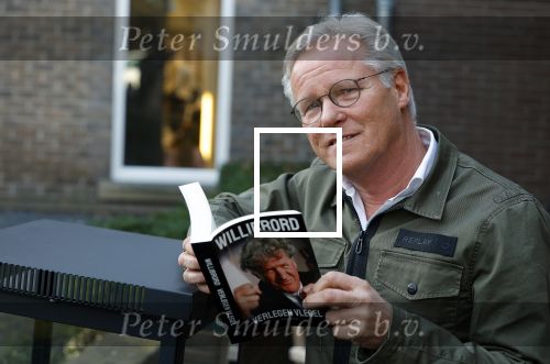 Laren 7 februari 2022
Fons de Poel en zijn kinderen  bij boekpresentatie van Willibrord Frequin in het bonte paard. Fons heeft het boek geschreven.