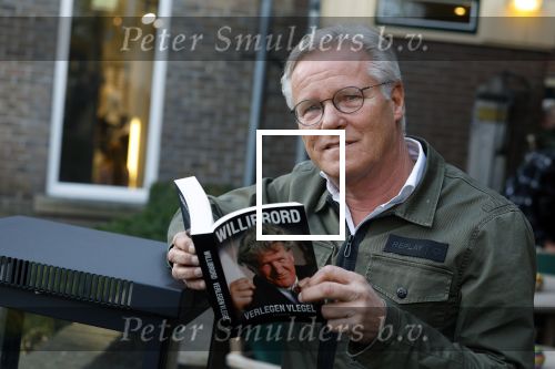 Laren 7 februari 2022
Fons de Poel en zijn kinderen  bij boekpresentatie van Willibrord Frequin in het bonte paard. Fons heeft het boek geschreven.