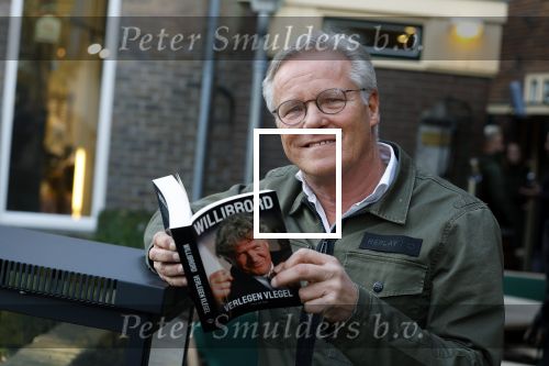 Laren 7 februari 2022
Fons de Poel en zijn kinderen  bij boekpresentatie van Willibrord Frequin in het bonte paard. Fons heeft het boek geschreven.