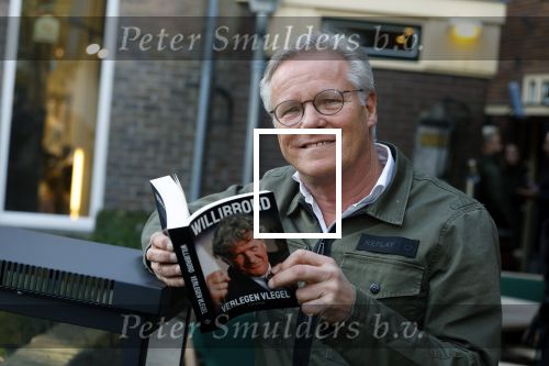 Laren 7 februari 2022
Fons de Poel en zijn kinderen  bij boekpresentatie van Willibrord Frequin in het bonte paard. Fons heeft het boek geschreven.