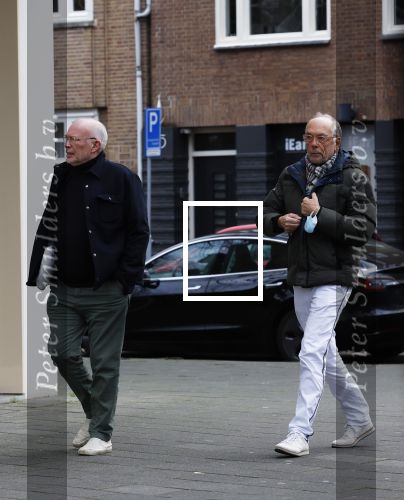 Amsterdam 17 januari 2022
Frans Mulder met zijn partner winkelend in Amsterdam zuid.